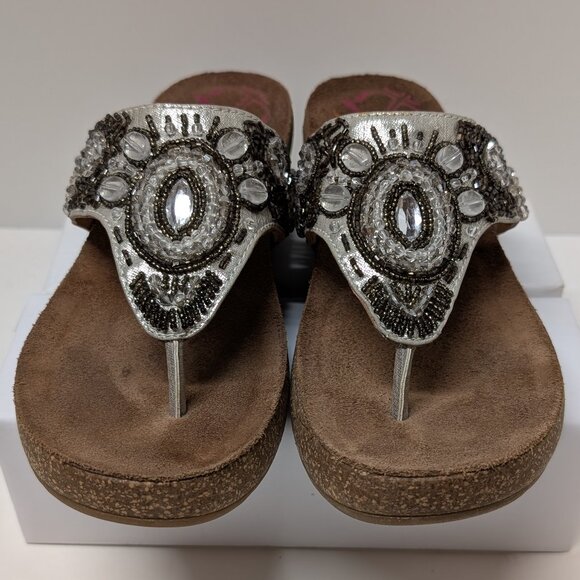 Comfortiva Sade Platform Beaded Sandals - Picture 7 of 14